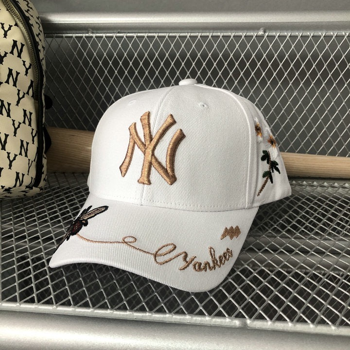 MLB Yankee Bee Cap (White)