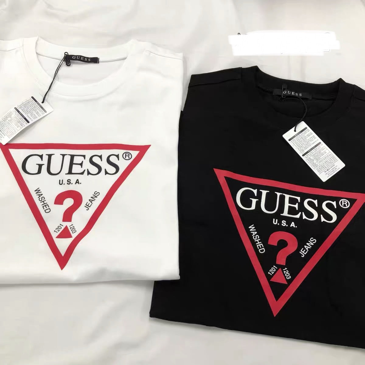 Guess Triangle Basic (Black)