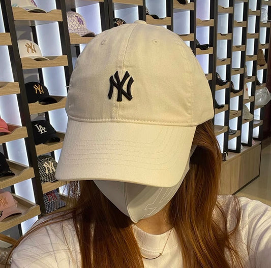MLB Unstructured Ball Cap (NY beige)